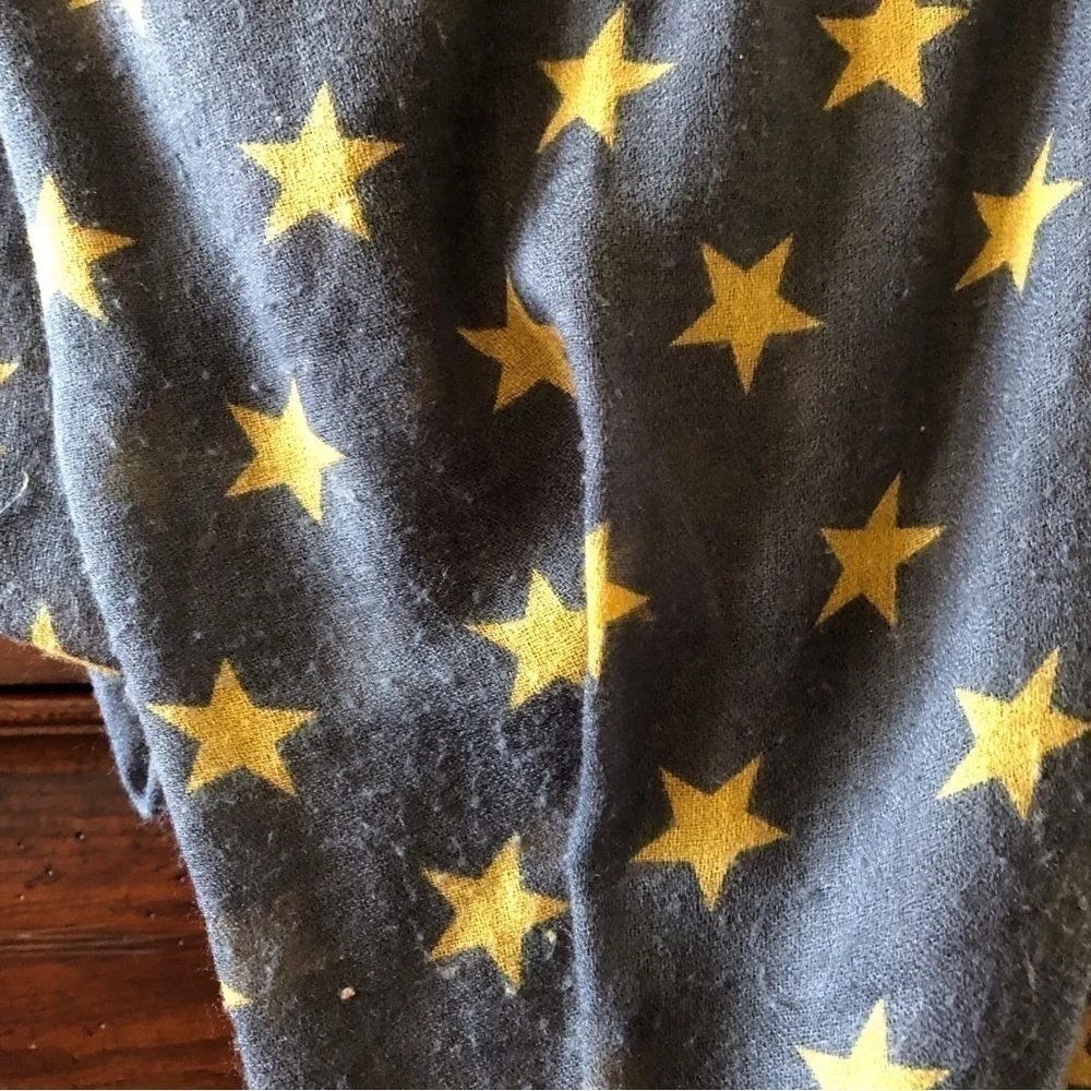 Lightweight Grey and Mustard Yellow Star scarf Wrap - Picture 2 of 2